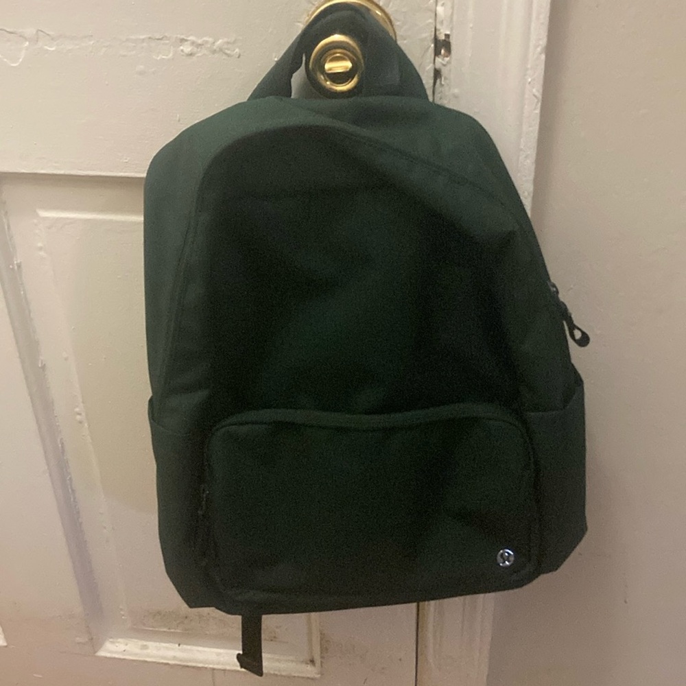 COPY - Lululemon everywhere backpack tech canvas green